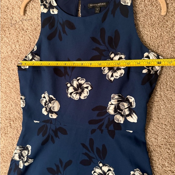 Banana Republic | Blue, White, Black Floral Fit and Flare Dress | Size 6 - Picture 3 of 6